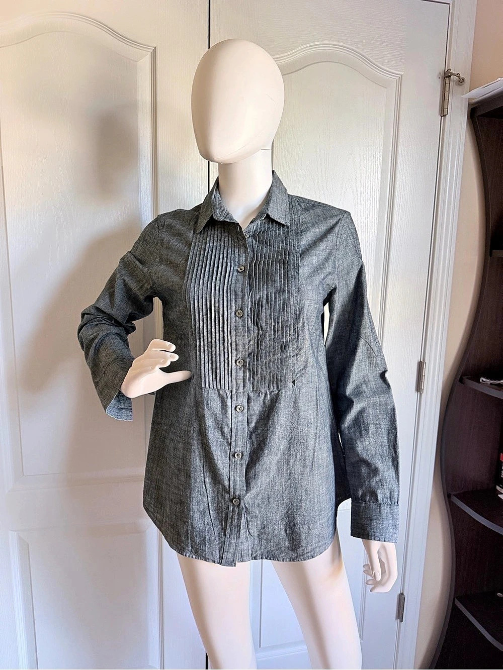 New Banana Republic Cotton Pleated Chambray Button Down Greyish-Blue Shirt Size